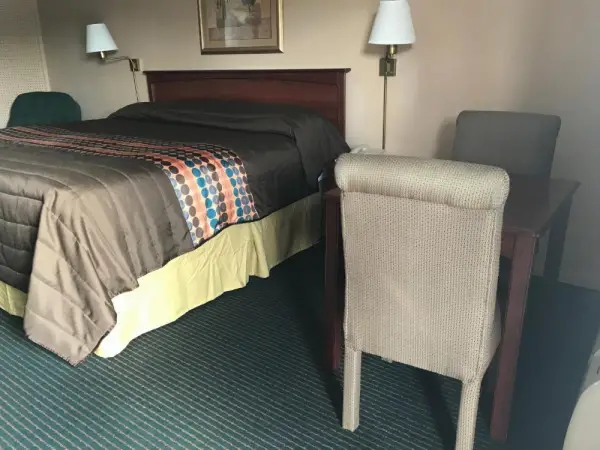 Redwood Inn 6