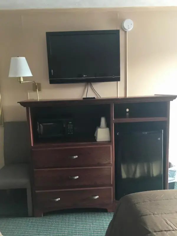 Redwood Inn 9